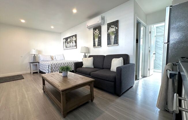 Studio, 1 bath, 400 sqft, $1,850, Unit 8