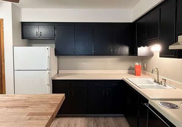 Welcome to Ridge Manor