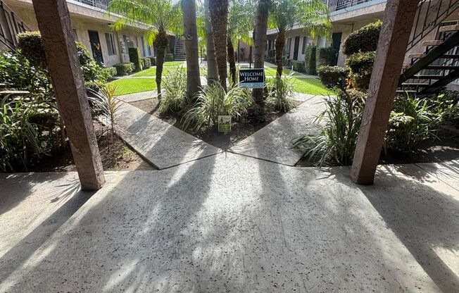 2 beds, 1 bath, $2,450, Unit 05