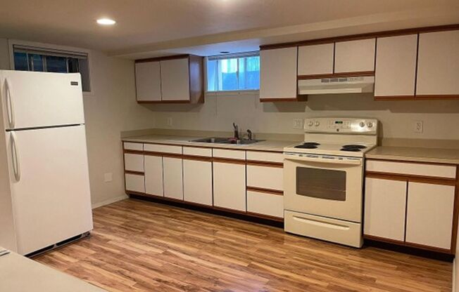 1 bed, 1 bath, 800 sqft, $1,550, Unit 3 (Basement)