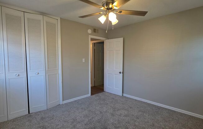 2 beds, 2 baths, 925 sqft, $1,100, Unit 213