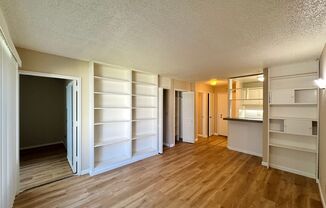 $500 OFF FIRST MONTH RENT!!! Cozy Studio Condo Available in Emeryville in Watergate Complex!!!