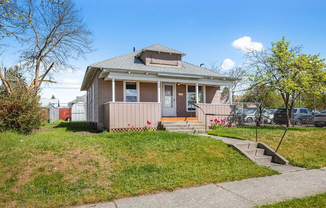 Charming& Updated Northeast Home!