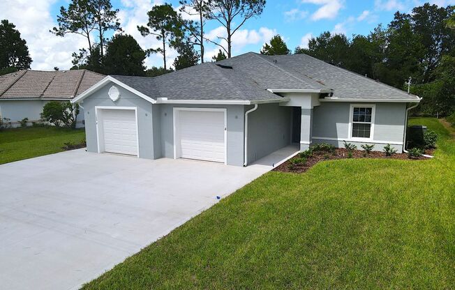 Roomy 3 Bed 2 Bath Duplex Home for Rent w Screened Lanai in Palm Coast!