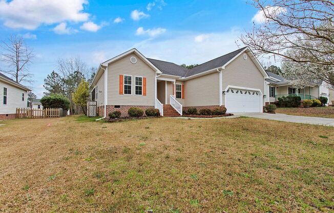 Adorable Ranch Home With Garage and Screen Porch!