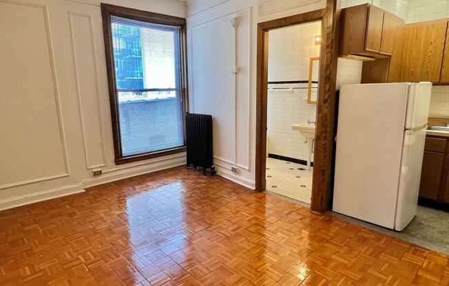 Studio, 1 bath, 300 sqft, $1,365, Unit 530-412