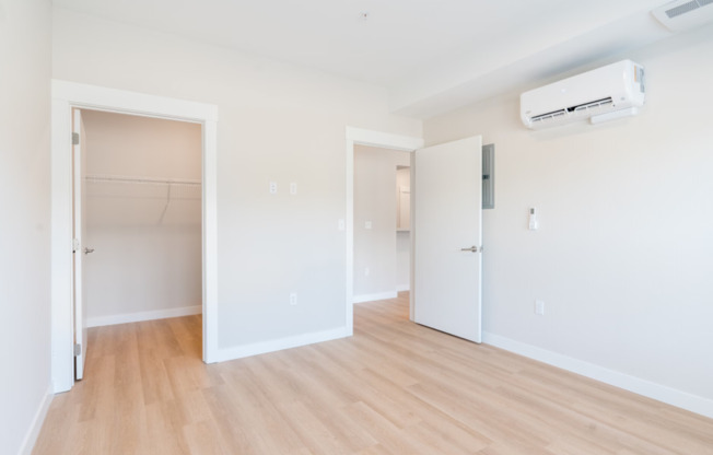 1 bed, 1 bath, 840 sqft, $1,475, Unit B205