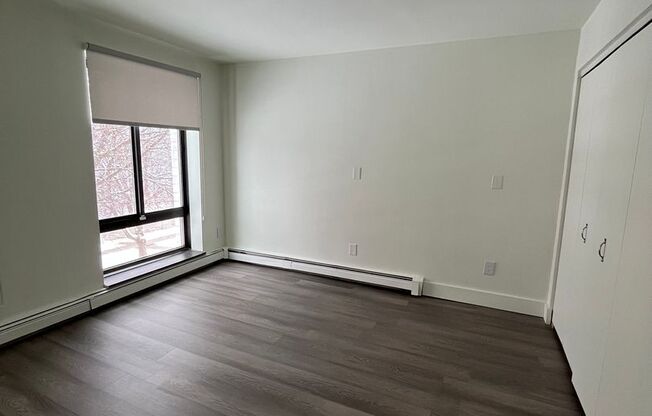 2 beds, 1.5 baths, 950 sqft, $1,395, Unit 300E