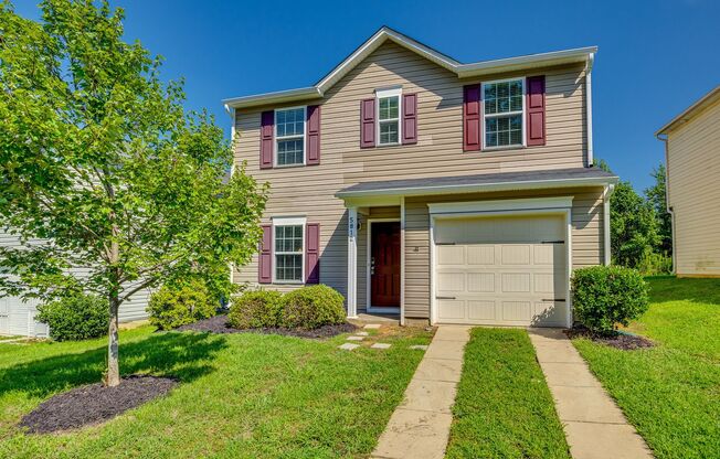 Great 3 bedroom 2.5 bath in Pennacook community in Charlotte!