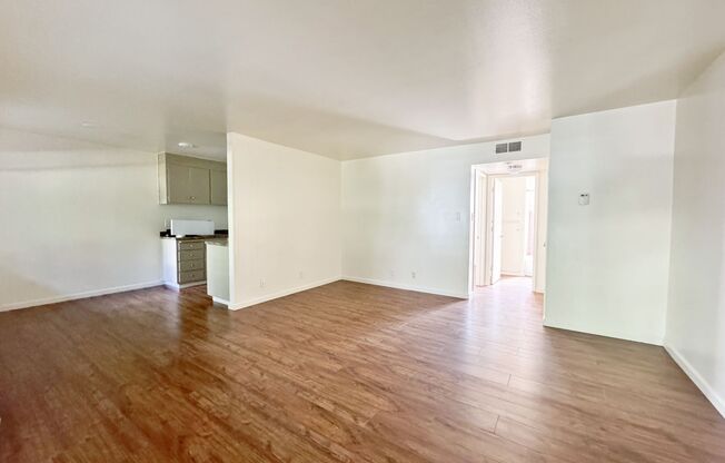 1 bed, 1 bath, 698 sqft, $1,250, Unit 212