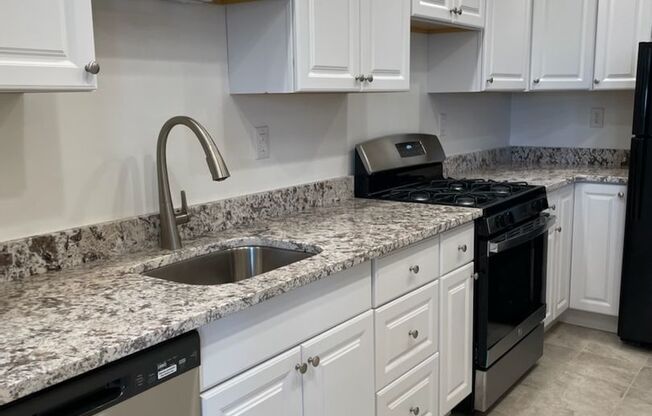 1 bed, 1 bath, 768 sqft, $2,450, Unit Royal York 1106