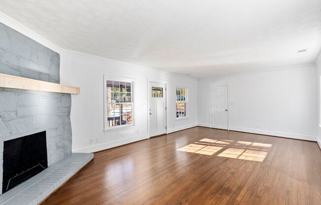 Spacious 2 Bedroom Home with Back Yard!