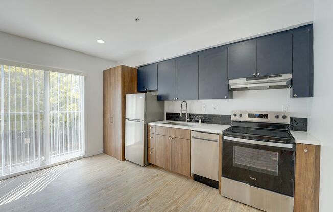 Studio, 1 bath, 300 sqft, $1,995, Unit 106