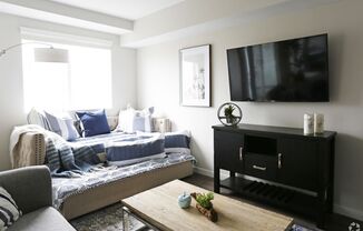 Studio, 1 bath, 548 sqft, $2,100, Unit 122