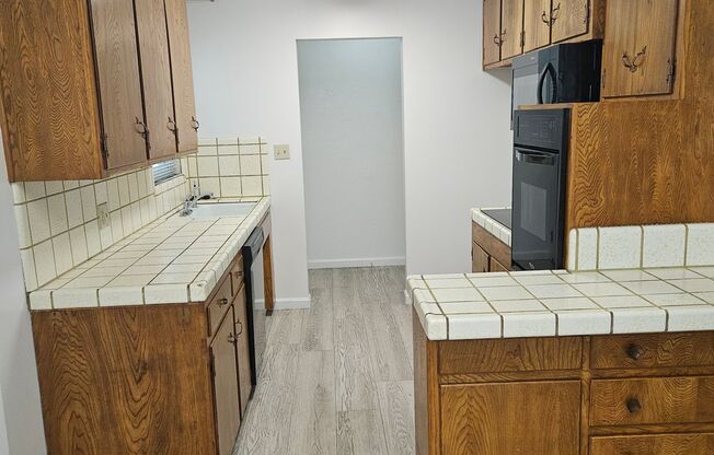 Charming 3 Bedroom, 2 Bath Home w/Large Backyard