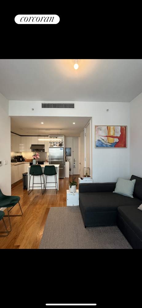 2 beds, 1 bath, $4,775, Unit 15E