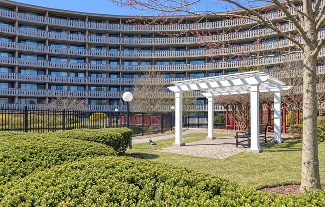 2 beds, 1 bath, 810 sqft, $3,000, Unit T35