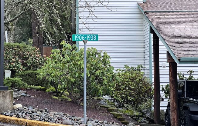 Charming Two- Bedroom Located in Tall Firs - Federal Way