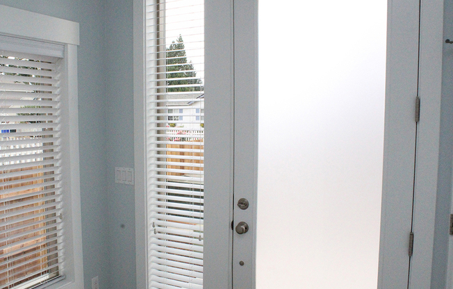 Beautiful New Construction 3 Bed, 2.5 Bath Townhouse in Convenient Location