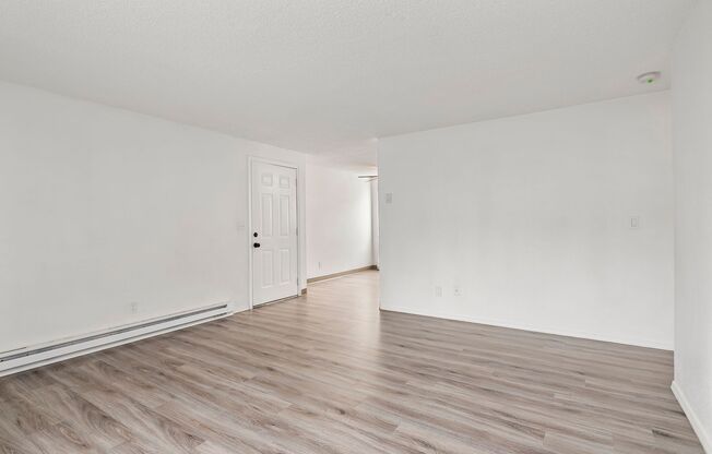 2 beds, 1 bath, 742 sqft, $1,545, Unit 22