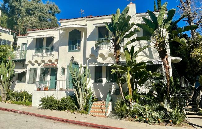 Beachwood Canyon, 2 Bed 1 Bath Unit