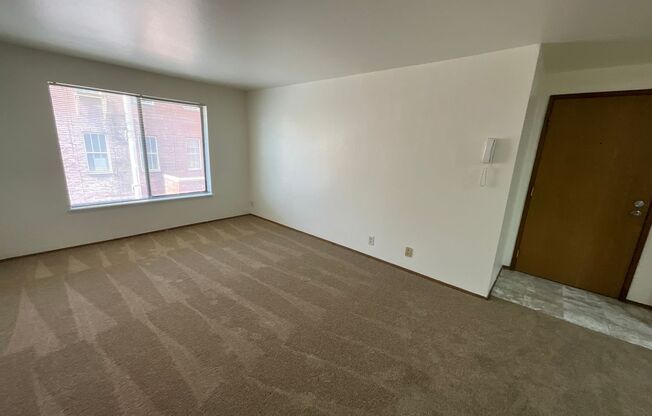 1 bed, 1 bath, 550 sqft, $1,650, Unit 410