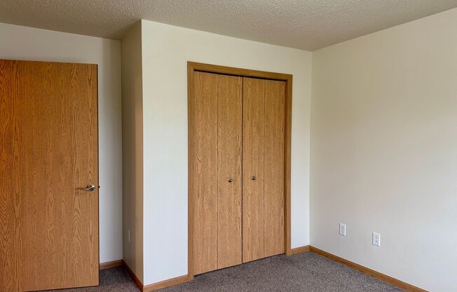 3 beds, 2 baths, 1,207 sqft, $1,275