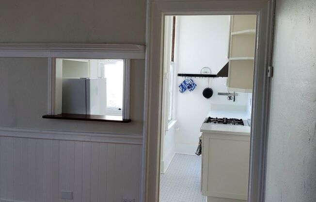 10 Lyon Street/1190 Haight Street (303rc)