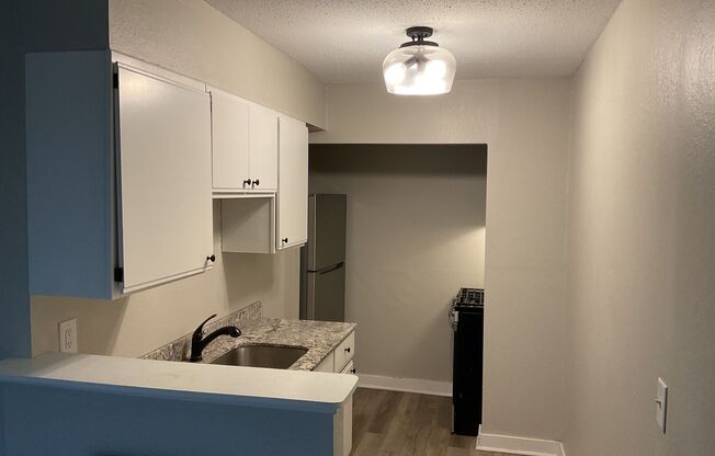 1 Bedroom Unit with Garage Space - AVAILABLE NOW!