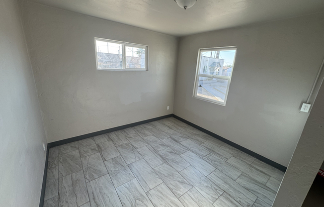 309 W 44 ST