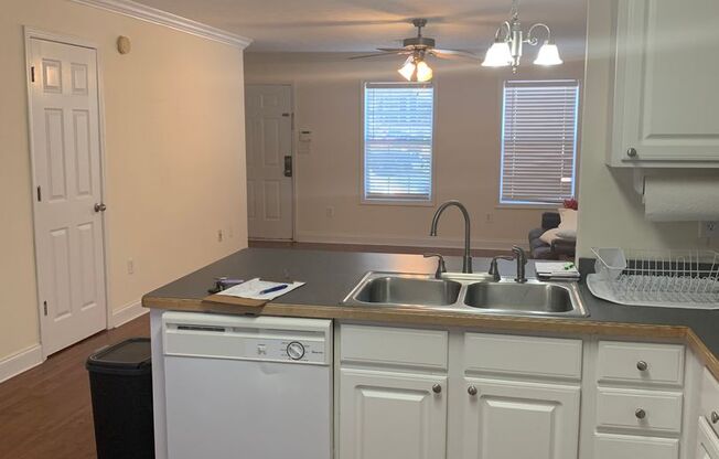 2/2 1/2 Condo on Westside