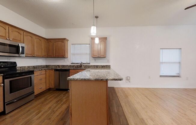 2 beds, 1 bath, $2,195, Unit UNIT B