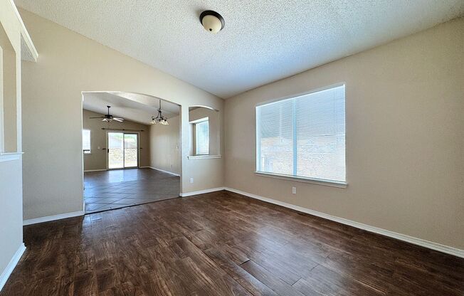 East El Paso 4 bed Refrig A/C