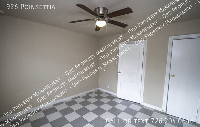 926 Poinsettia