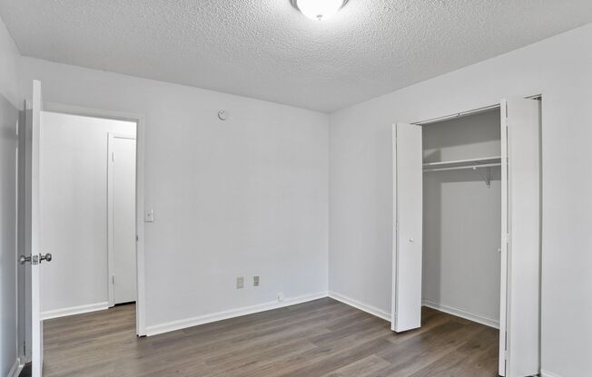 3 beds, 2 baths, $1,675, Unit # TERRACE