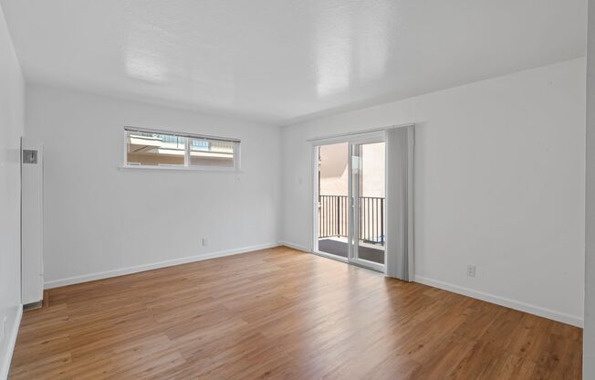Bright & Freshly Painted 1 Bedroom Apartment!