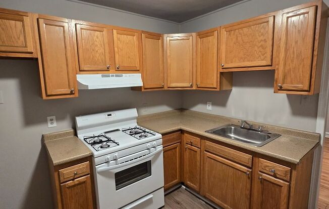 3 beds, 1 bath, $1,650