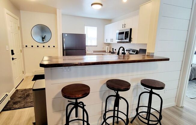 2 beds, 2 baths, 915 sqft, $2,575, Unit 4346-15