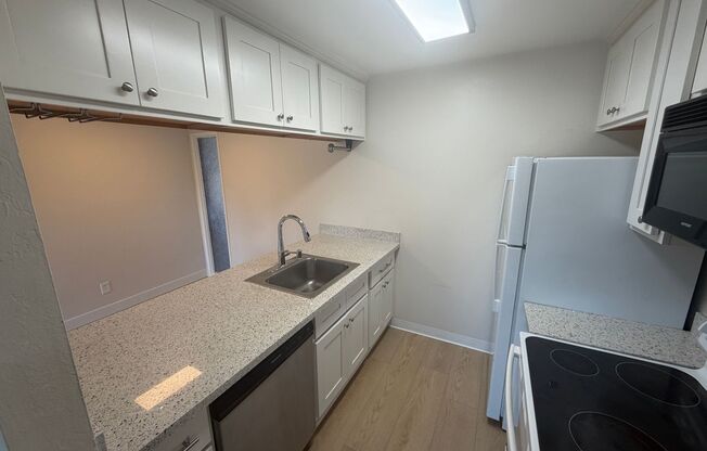 2 beds, 1.5 baths, 840 sqft, $2,975, Unit 240 # 20