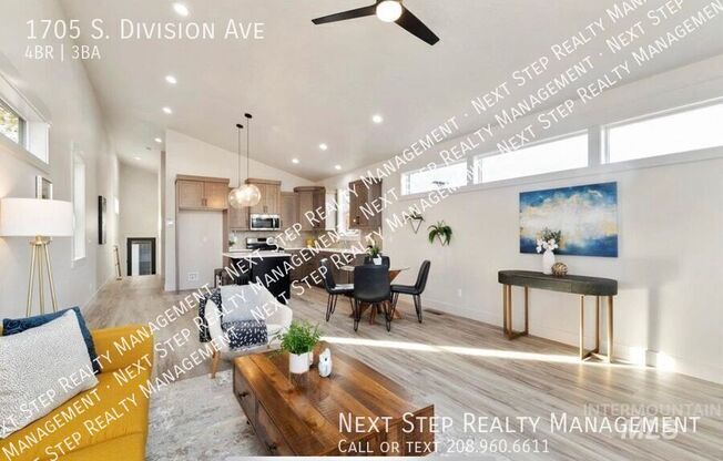 1705 S DIVISION AVE