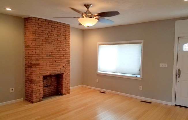 Beautifully Updated 2 Bedroom, 2 Bathroom Home on South Side Flats