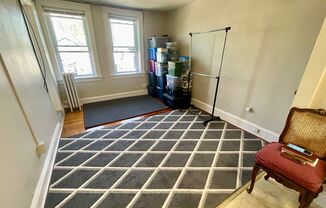 Studio, 1 bath, $725, Unit 28