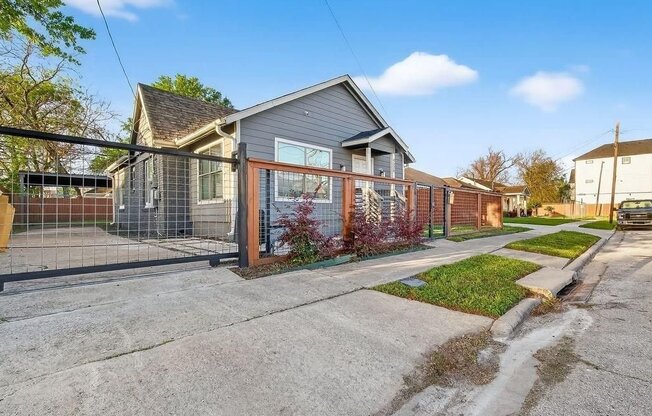 4520 SHARON ST
