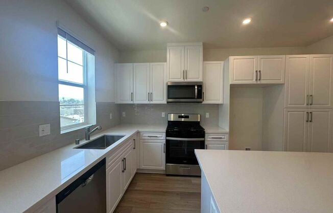 4 bedroom home for leasing in Chino