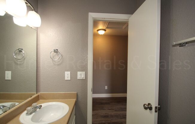 3 beds, 1.5 baths, $875, Unit Unit D