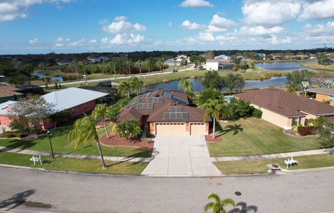 3 Bedroom - 2 Bath - 3 Car Garage - Solar Panels