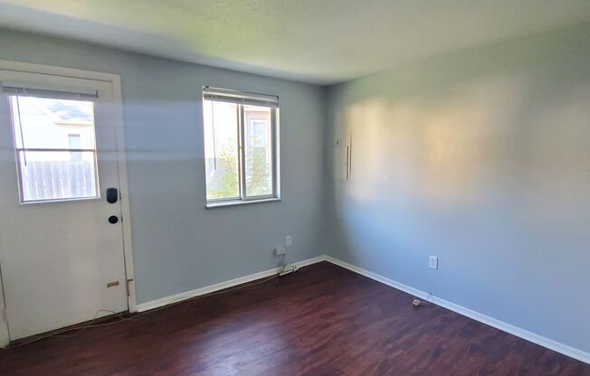 1 bed, 1 bath, 475 sqft, $749, Unit Unit 13