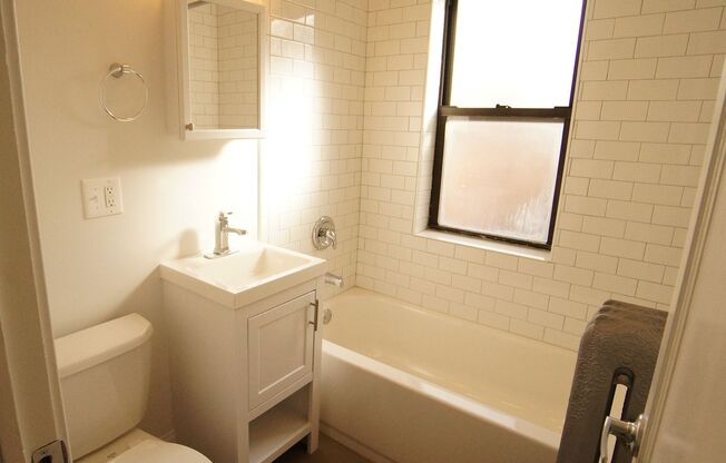 Studio, 1 bath, 379 sqft, $1,695, Unit 3300-2B