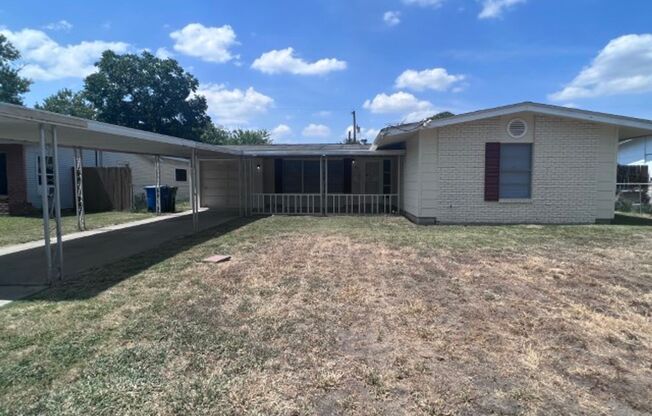 703 E FORMOSA BLVD
