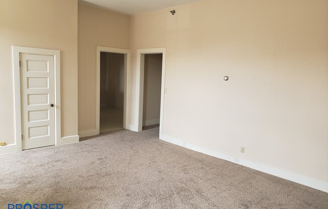 2 beds, 1 bath, $1,000, Unit 202 2nd Floor